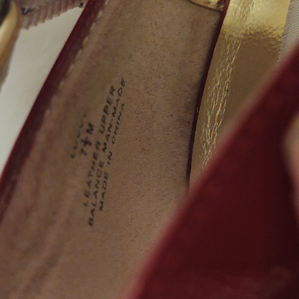 Steve Madden heels. Beautiful deep red patten leather with beige straps. - Picture 6 of 11